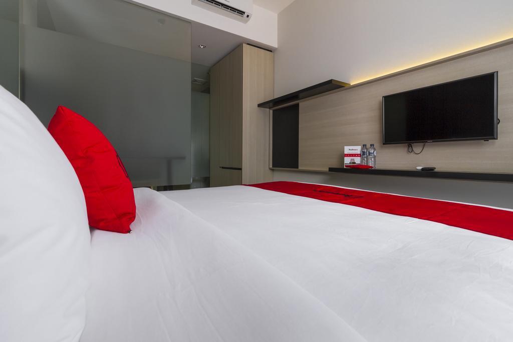 Reddoorz Plus Near Perbanas Jakarta Kültér fotó